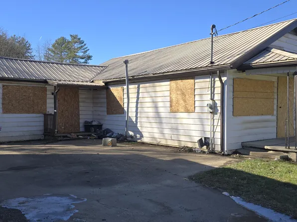 110 Dominion Dr, Crab Orchard, WV 25827