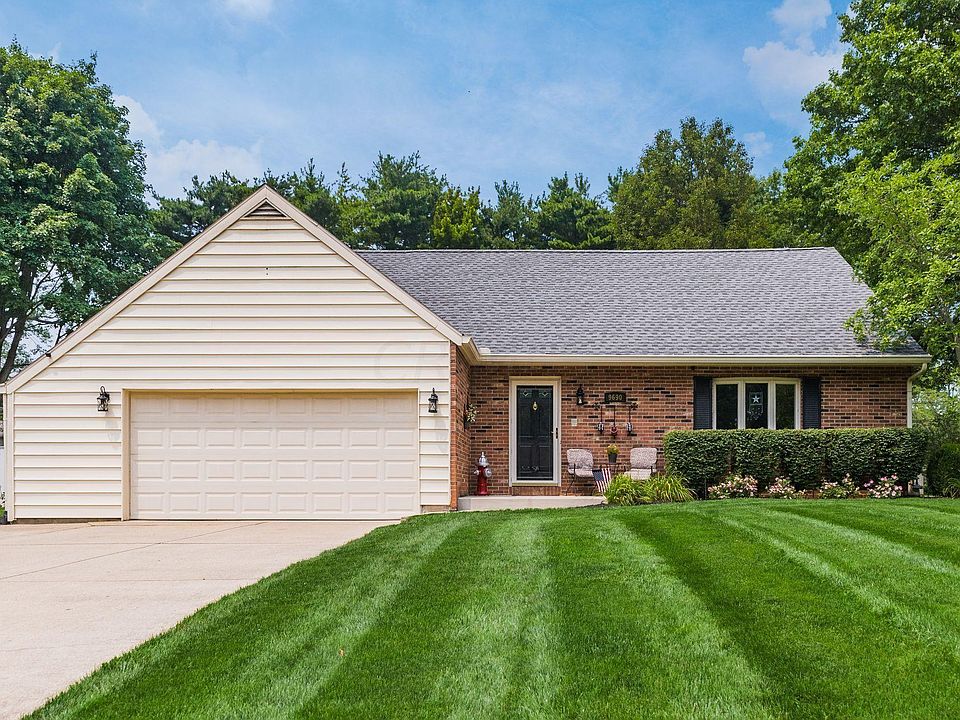 1st image of 9690 Circle Dr