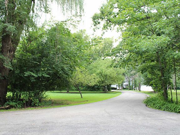 5th image of 33W490 Thorncroft Dr