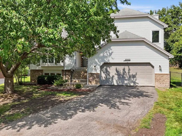 1000 April Pl, Burnsville, MN 55306