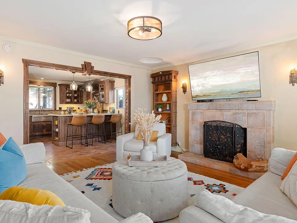 15 Skyline Cir