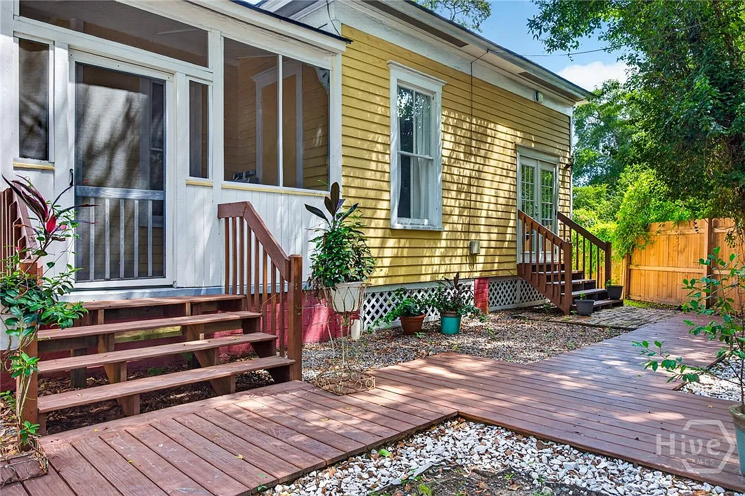 2 bed, 1.0 bath, 1095 sqft, $3,000 — Photo 3
