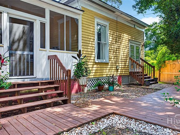 3rd image of 2118 Lincoln St