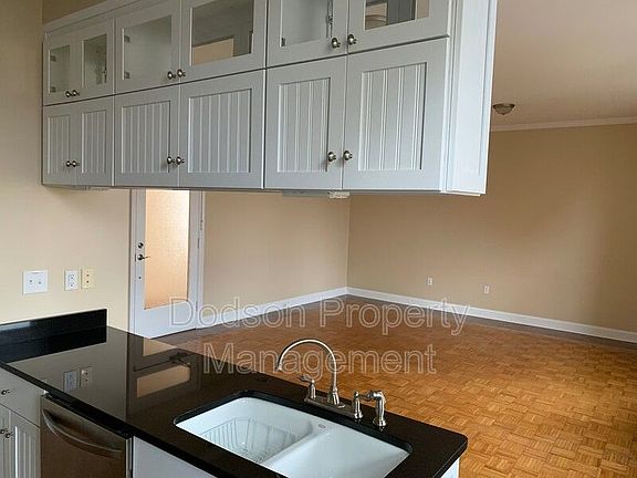 3rd image of 212 E Clay St Unit 3B