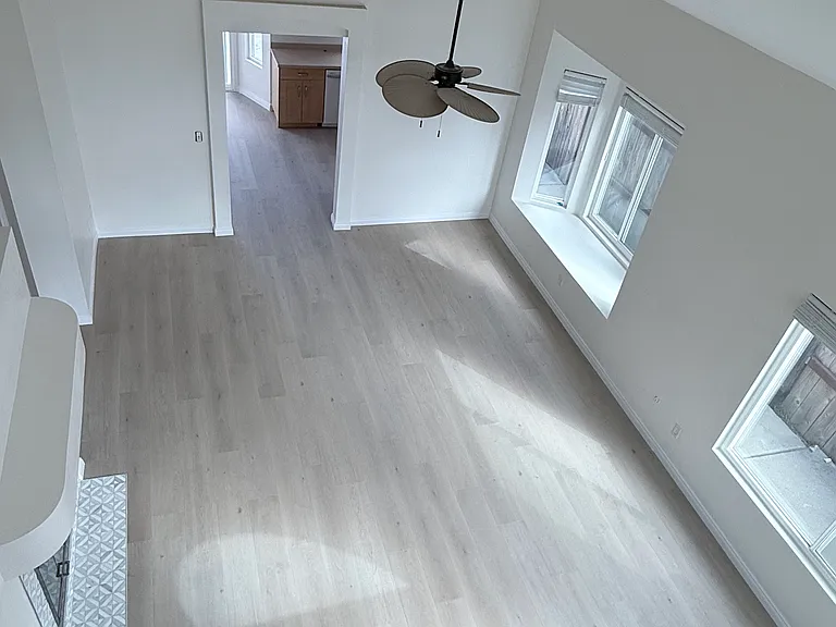 1813 Avenida Segovia — Photo 5