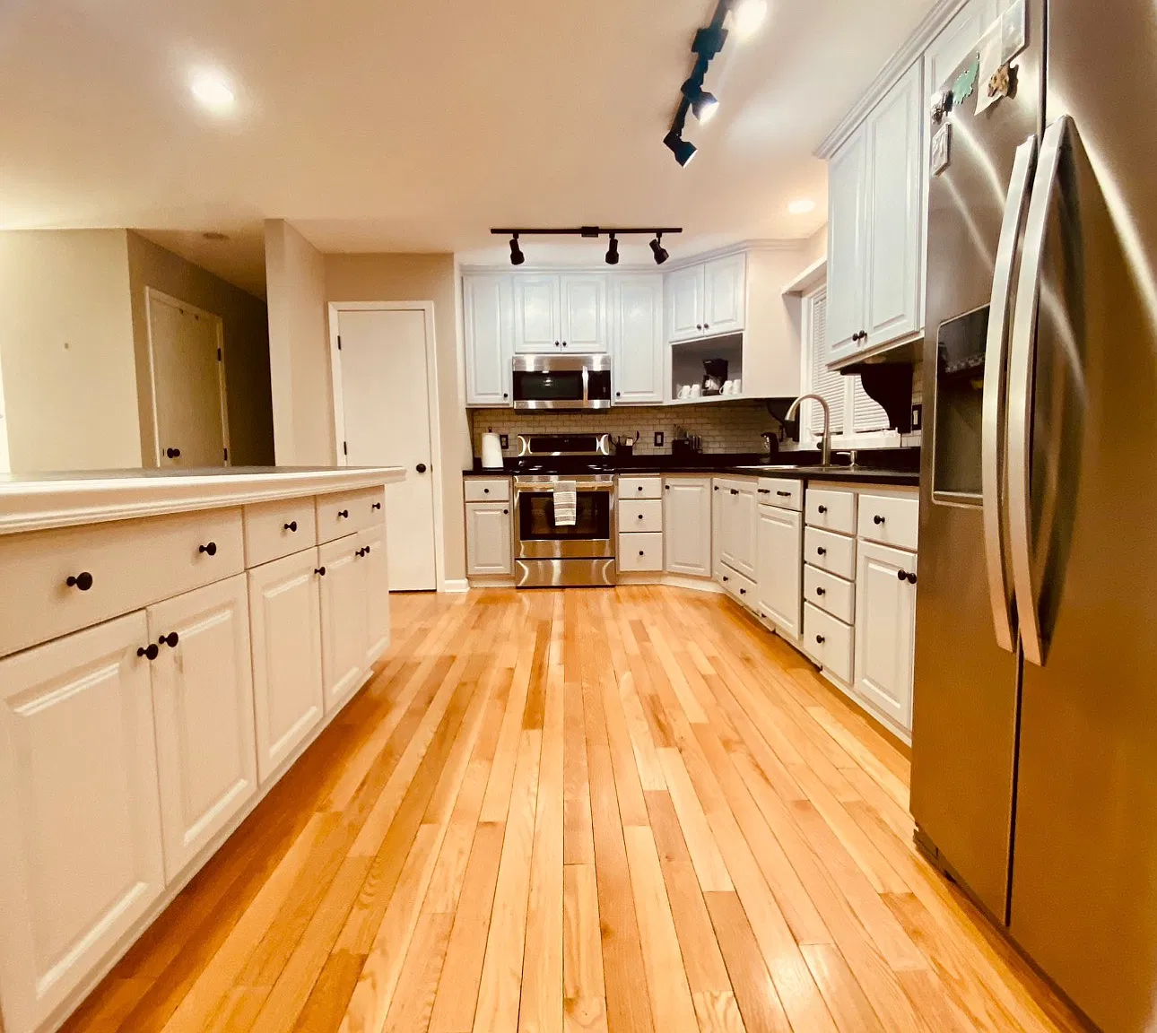 3 bed, 1959 sqft, $2,300 — Photo 1