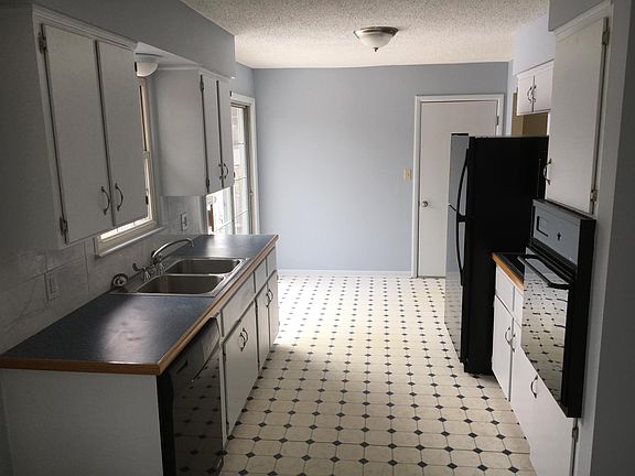 3rd image of 1315 NE 68th Ter