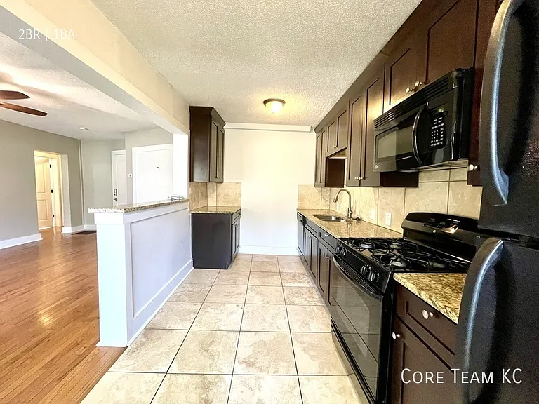 4328 Roanoke Pkwy #201 — Photo 3