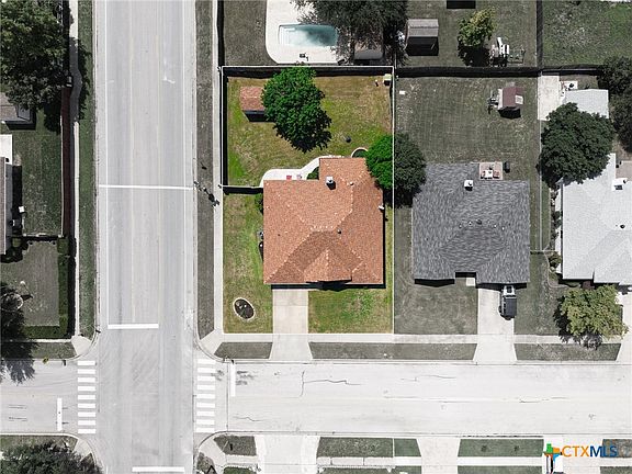 5th image of 4308 Aspen Dr