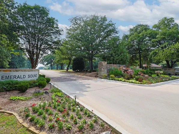 940 Emerald Sound Blvd, Oak Point, TX 75068