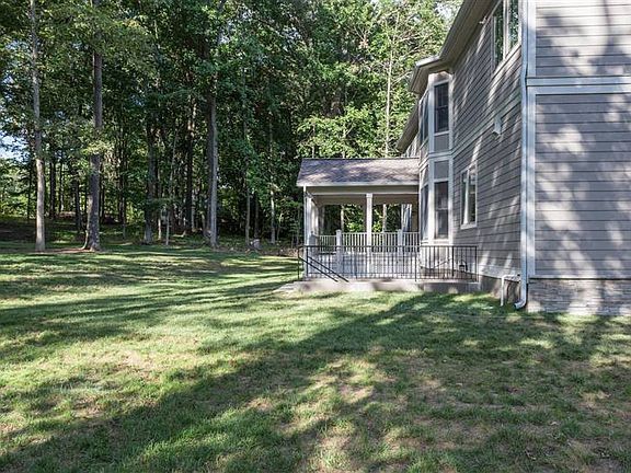 5th image of 3720 Linda Ln
