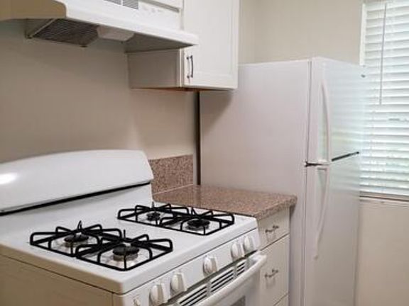 5th image of 1047 N Ogden Dr APT 2