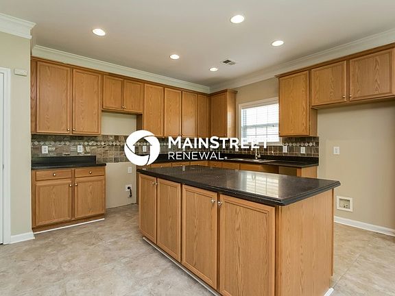 4th image of 1005 Landon Dr