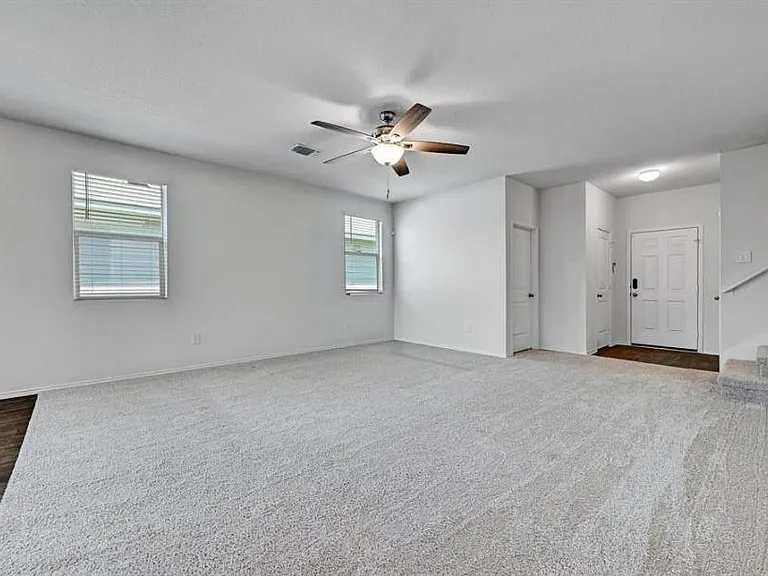 3705 Conyers Ln — Photo 5