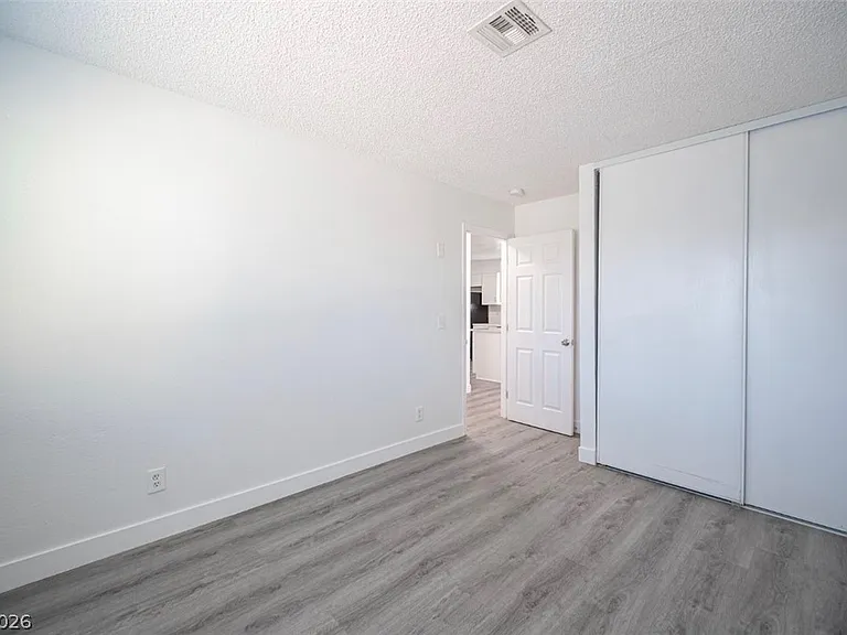 921 Snug Harbor St #D — Photo 23