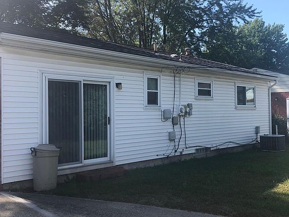 3rd image of 35138 Sansburn St