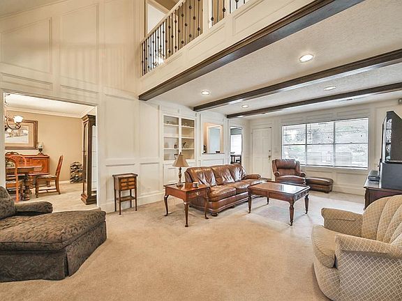 4th image of 203 Laxton Ct