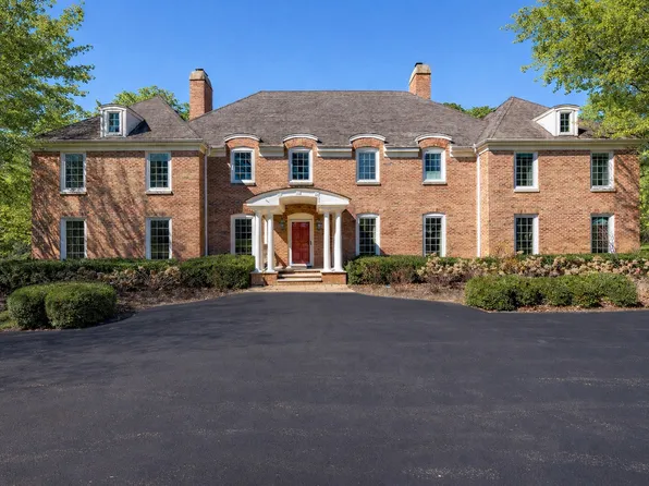 568 Plymouth Dr, Inverness, IL 60067