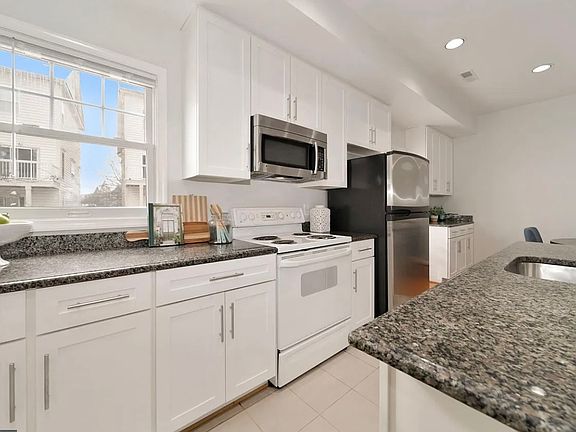 2nd image of 672 Heathwalk Mews
