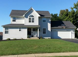 32 Cherokee Ln, Columbiana, OH