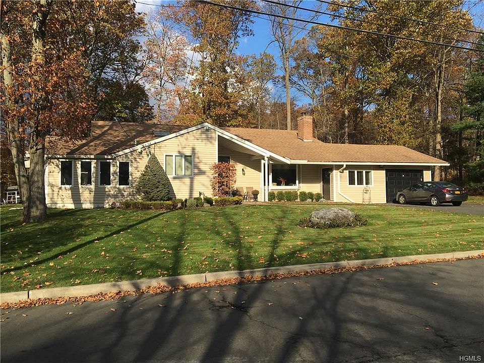 1st image of 6 Olympia Ln