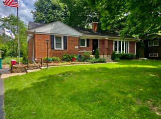 413 N Washington St, Westmont, IL 60559