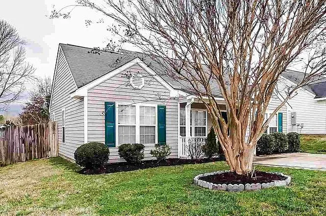 5117 Parkerwood Dr — Photo 3