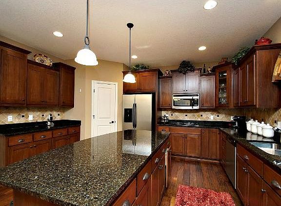 3rd image of 10860 Birch Ln