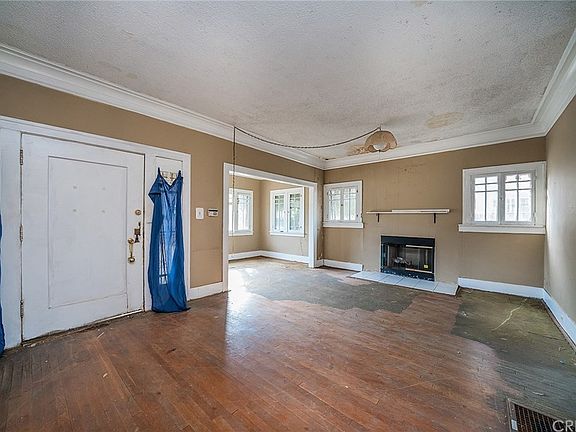 4th image of 969 Westchester Pl
