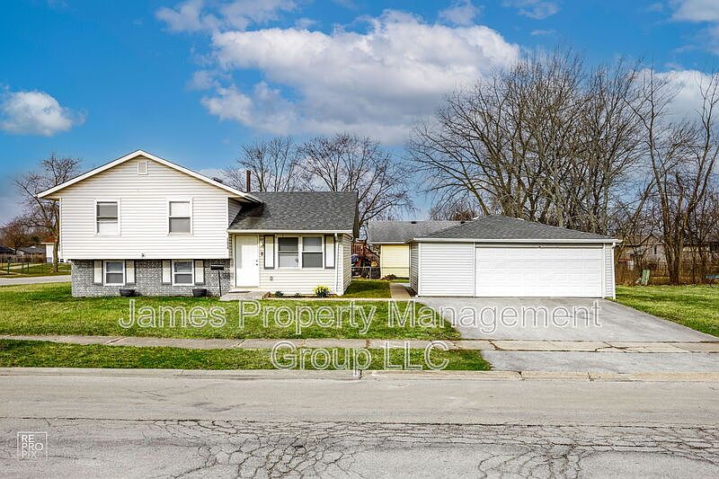 1st image of 22050 E Churchill Dr
