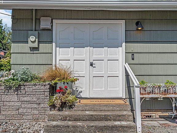 3rd image of 245 Crescent Dr