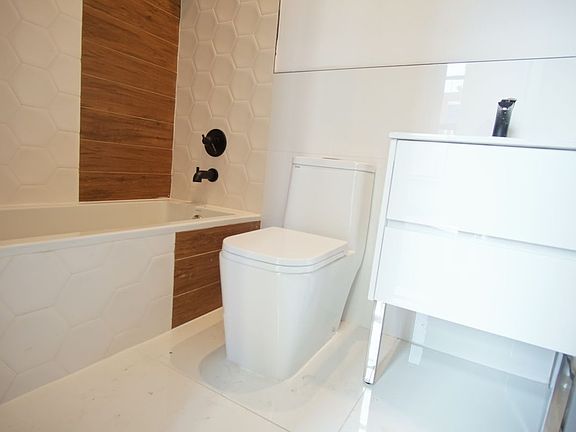3rd image of 168 Stuyvesant Ave APT 1