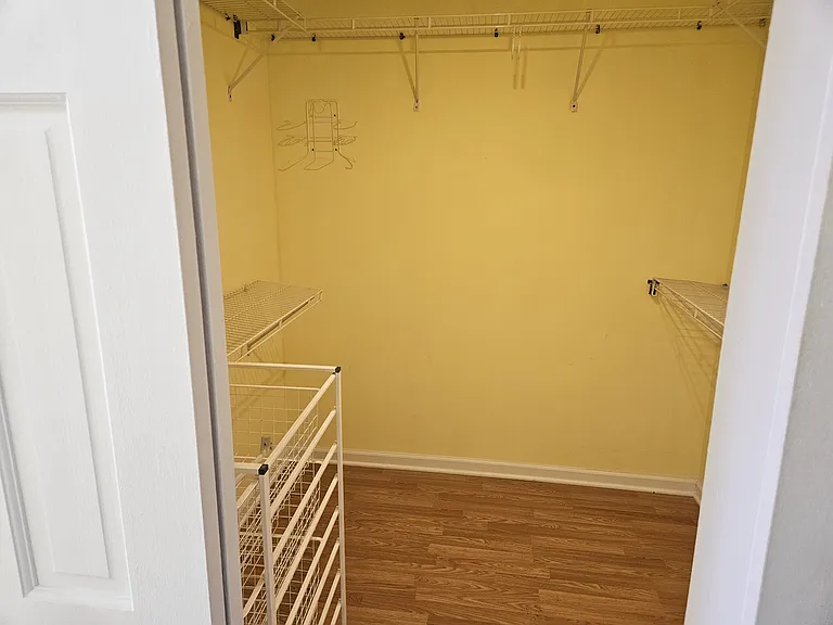 615 Woodhaven Dr — Photo 14