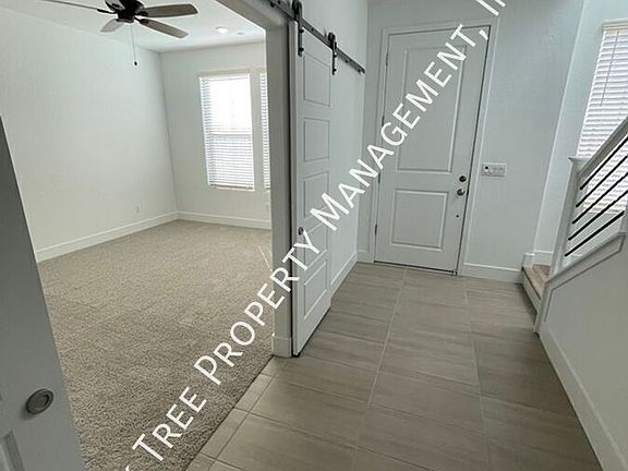 4th image of 530 W Mahogany Ln