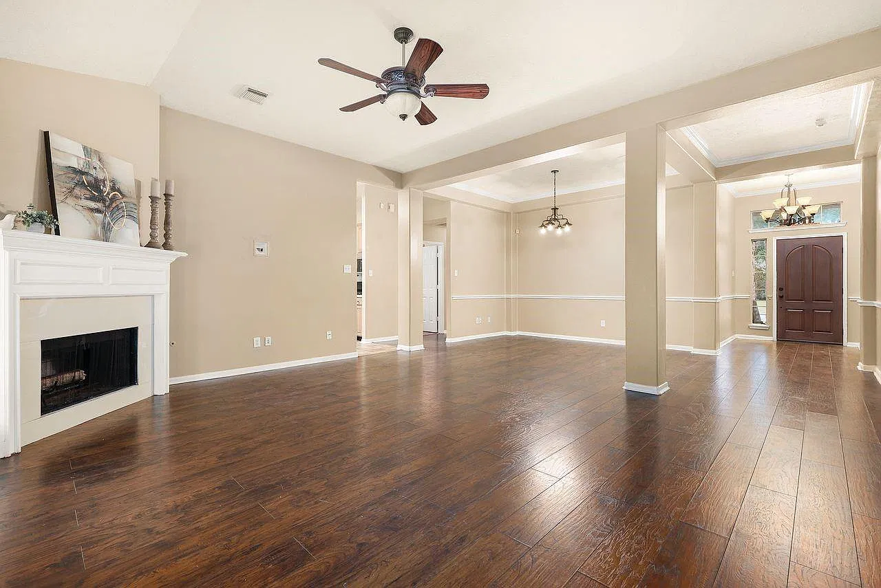 3 bed, 2.0 bath, 1698 sqft, $2,200 — Photo 3