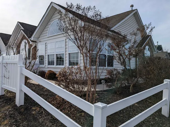 210 Revolution Cir #37-2, Christiansburg, VA 24073