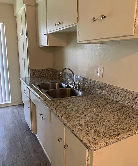 Covina Palms Apartments — Photo 25