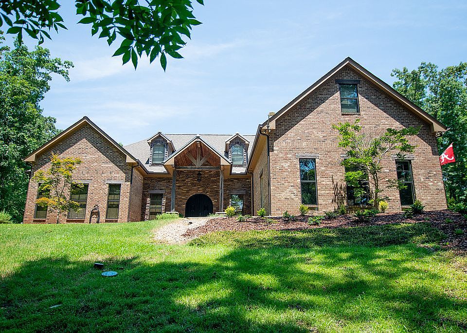 1st image of 185 Steeplechase Dr
