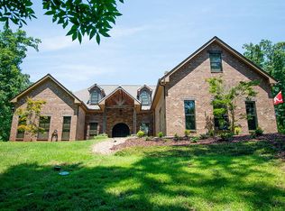 185 Steeplechase Dr, Columbus, MS 39705