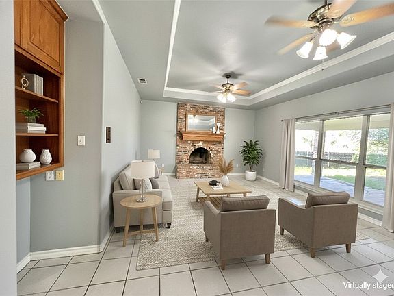 4th image of 7921 Etienne Dr