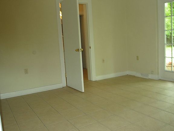 DINING ROOM OR FAMILY ROOM