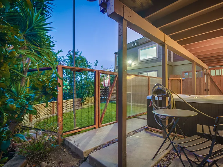 1511 Gregory St — Photo 4