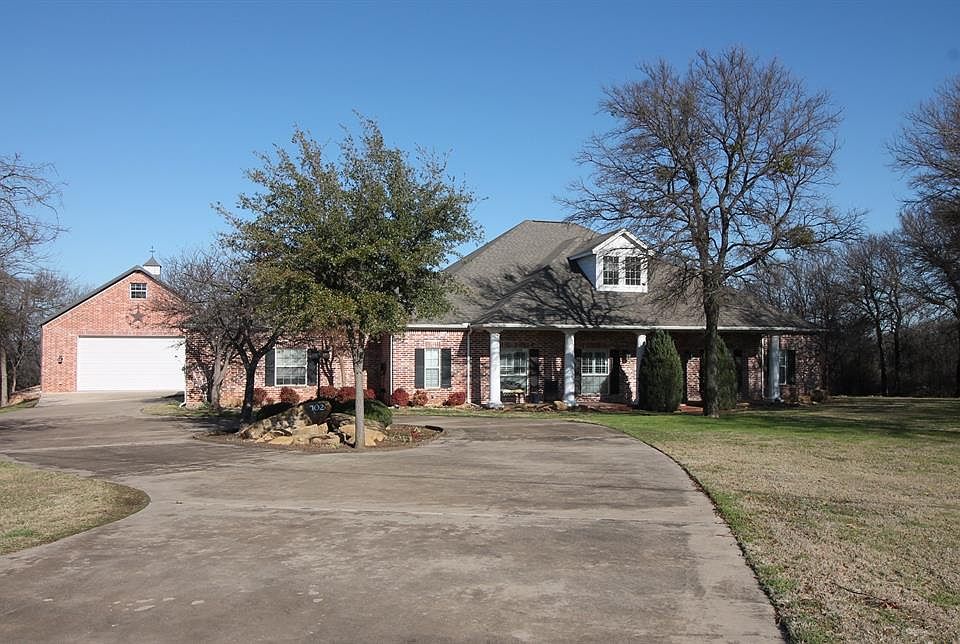 1st image of 102 Blue Water Dr