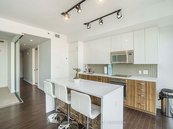 4th image of 300 Lisgar St #1113