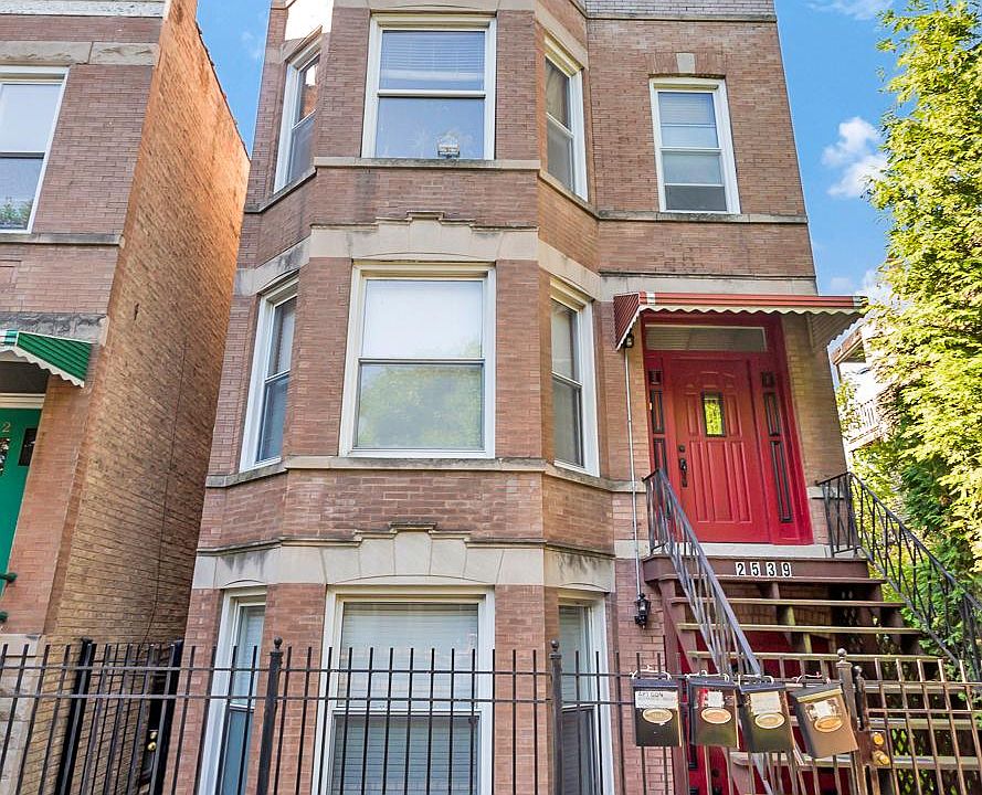 1st image of 2539 W Walton St #2