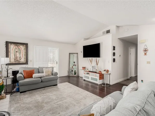 2236 Welsey Manor Dr, Las Vegas, NV 89156