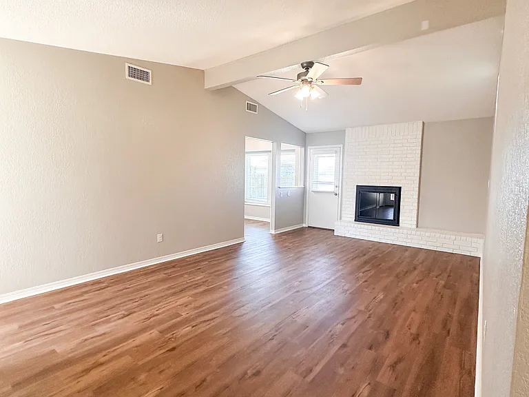 5110 Dewey St — Photo 2