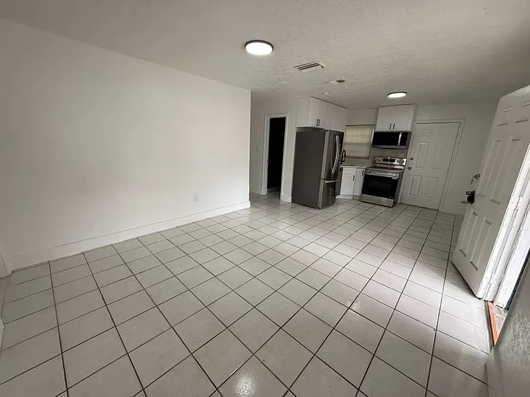 8416 N Brooks St — Photo 11