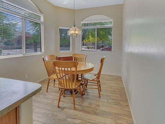 4th image of 10519 E Bishop Ln
