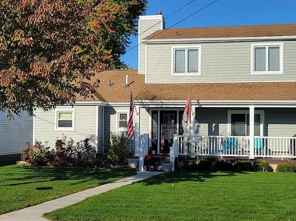 7974 Anchor Bay Dr, Clay, MI 48001